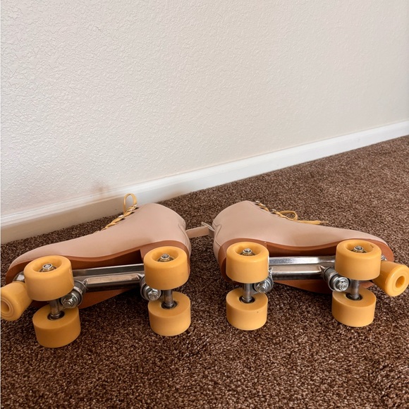 Iconic Smiley face Retro roller Skates | Altar'd State size 8 like new! yellow - Picture 5 of 9